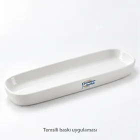 Avanos Uzun Sunum Tabağı dış duvarında Promosyon Bardak logosuyla temsili baskı uygulaması; gerçek müşteri işi veya marka onayı değildir