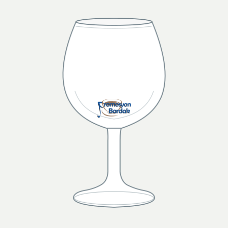 Dikili Stemmed Water Goblet – schematic logo on the exterior wall, lower position