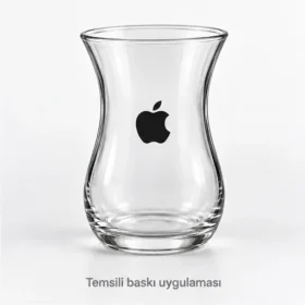 Apple logosunun Emirgan cam çay bardağı üzerinde temsili baskı uygulaması; gerçek müşteri işi veya marka onayı değildir