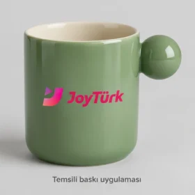 Gümüşhane Küre Tutamaklı Stoneware Kupa: JoyTürk logosunun dış yüzeyde temsili baskı uygulaması; üretilmiş numune veya gerçek müşteri siparişi fotoğrafı değildir.