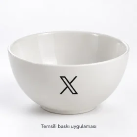 Kazdağı Derin Noodle Kasesi dış duvarında X logosuyla temsili baskı uygulaması; gerçek müşteri işi veya marka onayı değildir