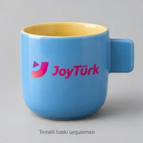 Narman Düz Tutamaklı Stoneware Kupa: JoyTürk logosunun dış yüzeyde temsili baskı uygulaması; üretilmiş numune veya gerçek müşteri siparişi fotoğrafı değildir.