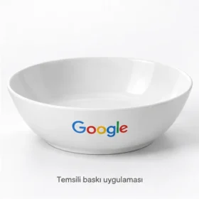 Uludağ Geniş Salata Kasesi dış duvarında Google logosuyla temsili baskı uygulaması; gerçek müşteri işi veya marka onayı değildir