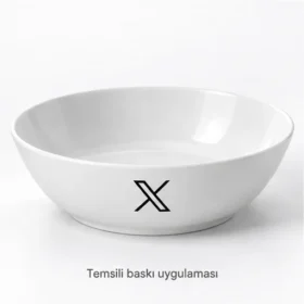 Uludağ Geniş Salata Kasesi dış duvarında X logosuyla temsili baskı uygulaması; gerçek müşteri işi veya marka onayı değildir