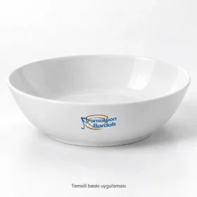 Uludağ Geniş Salata Kasesi dış duvarında Promosyon Bardak logosuyla temsili baskı uygulaması; üretilmiş numune fotoğrafı değildir