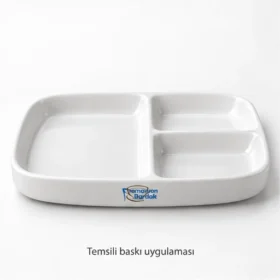 Ürgüp Bölmeli Kahvaltı Tabağı dış duvarında Promosyon Bardak logosuyla temsili baskı uygulaması; gerçek müşteri işi veya marka onayı değildir